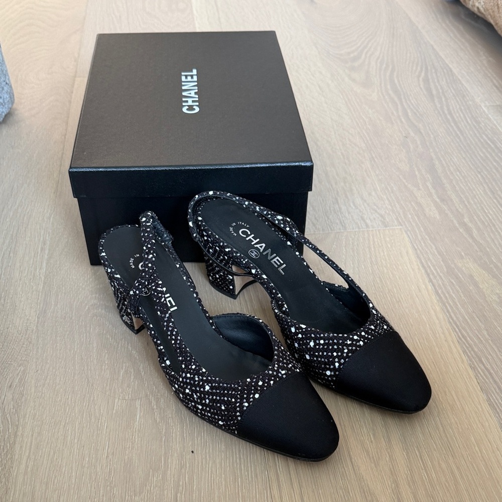 CHANEL Black and White Tweed Slingback Pumps